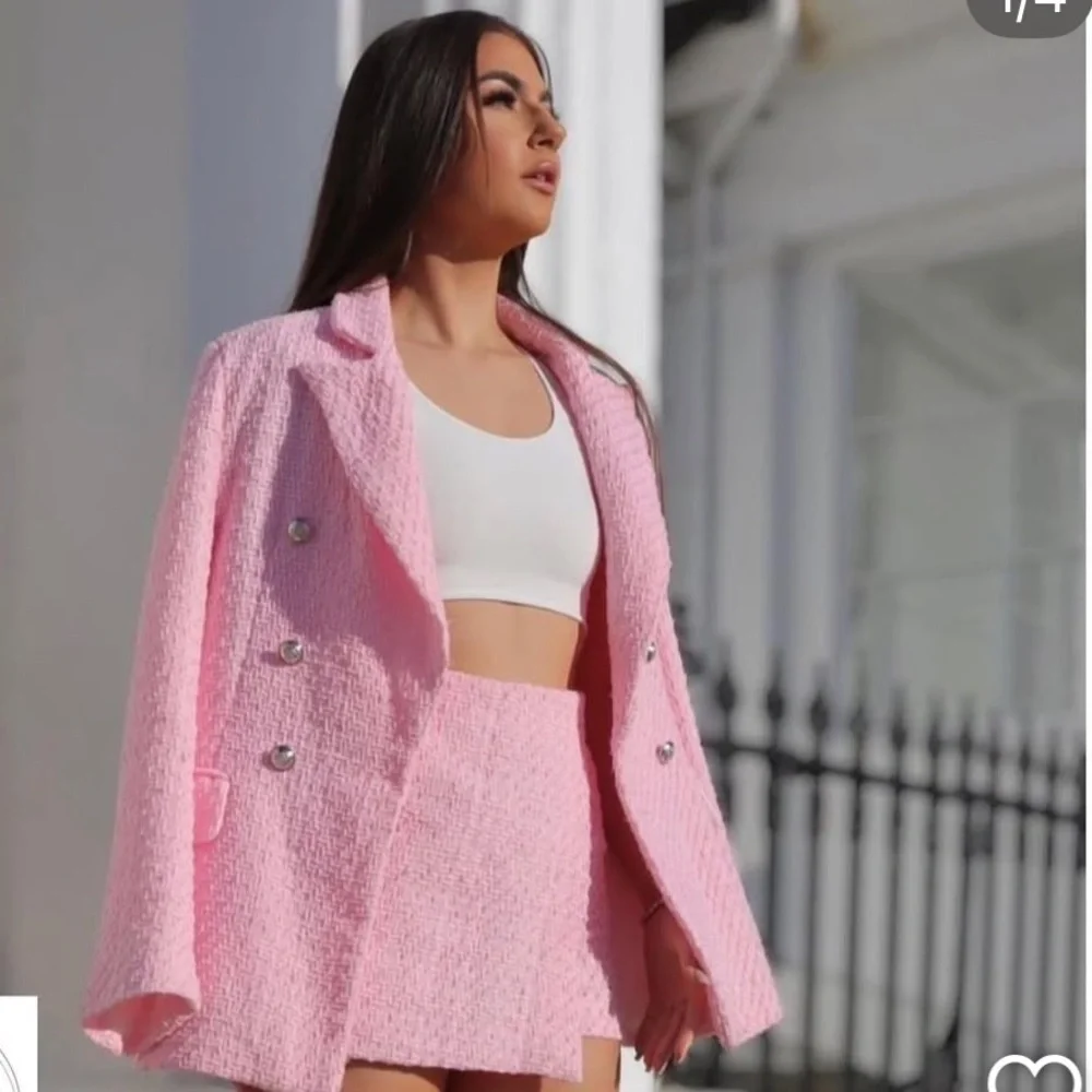 VIRAL NEW ZARA DOUBLE BREASTED BLAZER
🚨FIRM PRICE NO DISCOUNT ON tHIS BLAZER - Picture 9 of 15
